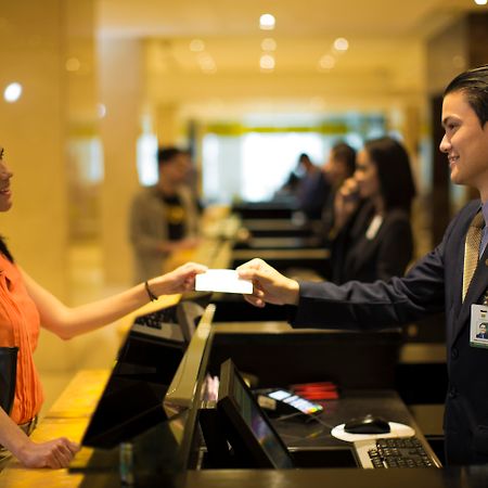 Hotel El Panama By Faranda Grand, A Member Of Radisson Individuals Buitenkant foto A guest checking in at a hotel