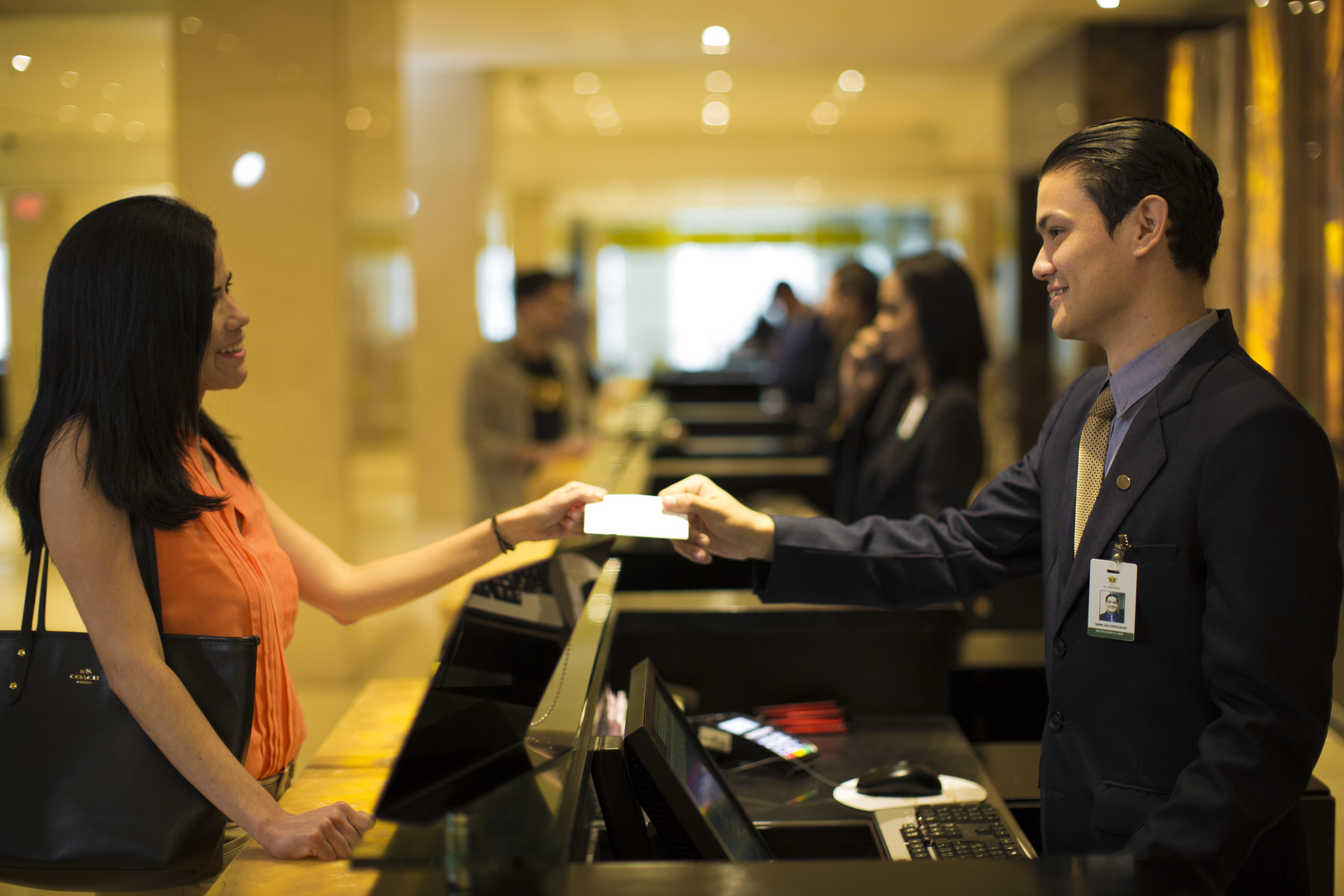 Hotel El Panama By Faranda Grand, A Member Of Radisson Individuals Buitenkant foto A guest checking in at a hotel